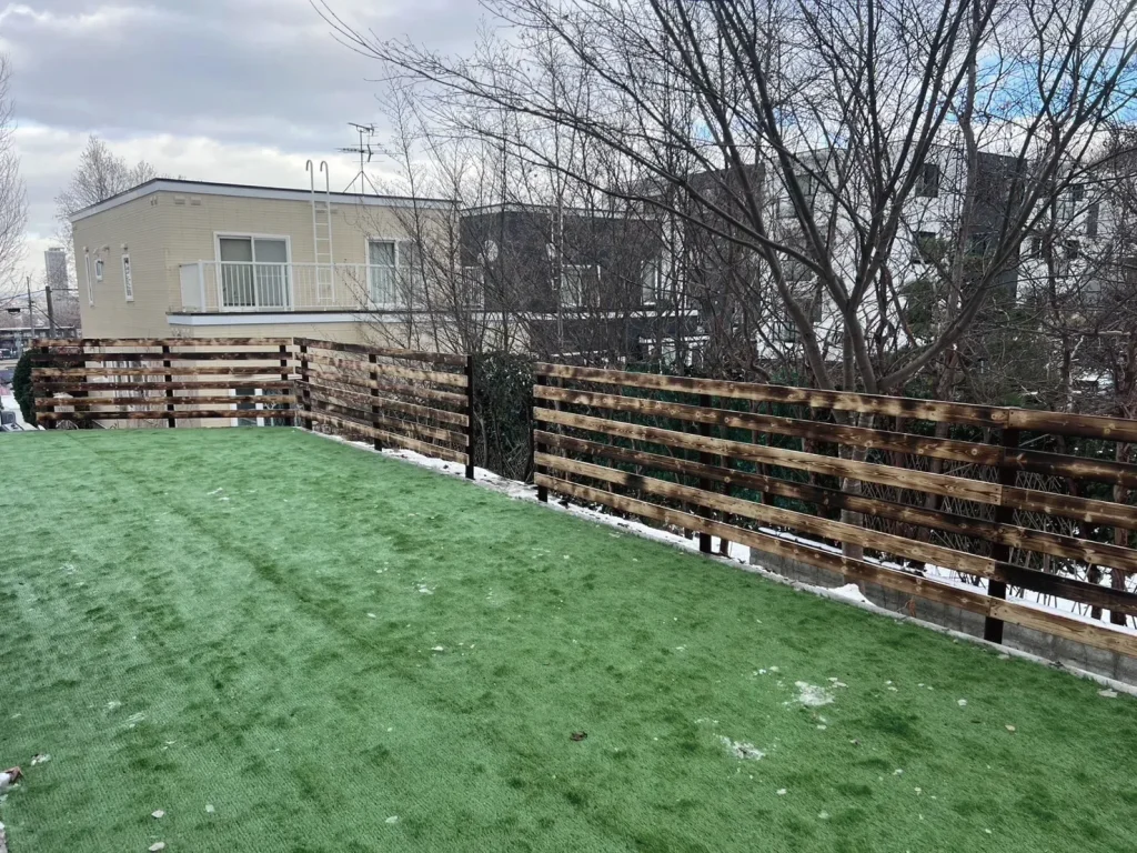 札幌市西区山の手一般住宅に幕板フェンスを設置。完成写真