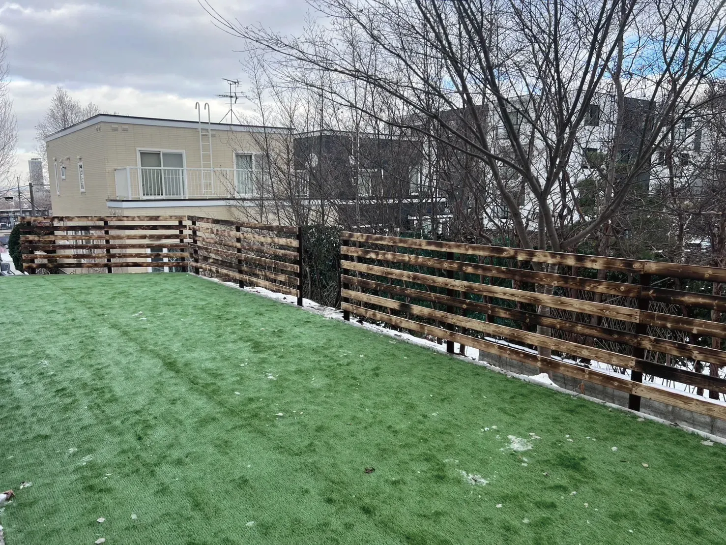 札幌市西区山の手一般住宅に幕板フェンスを設置。完成写真